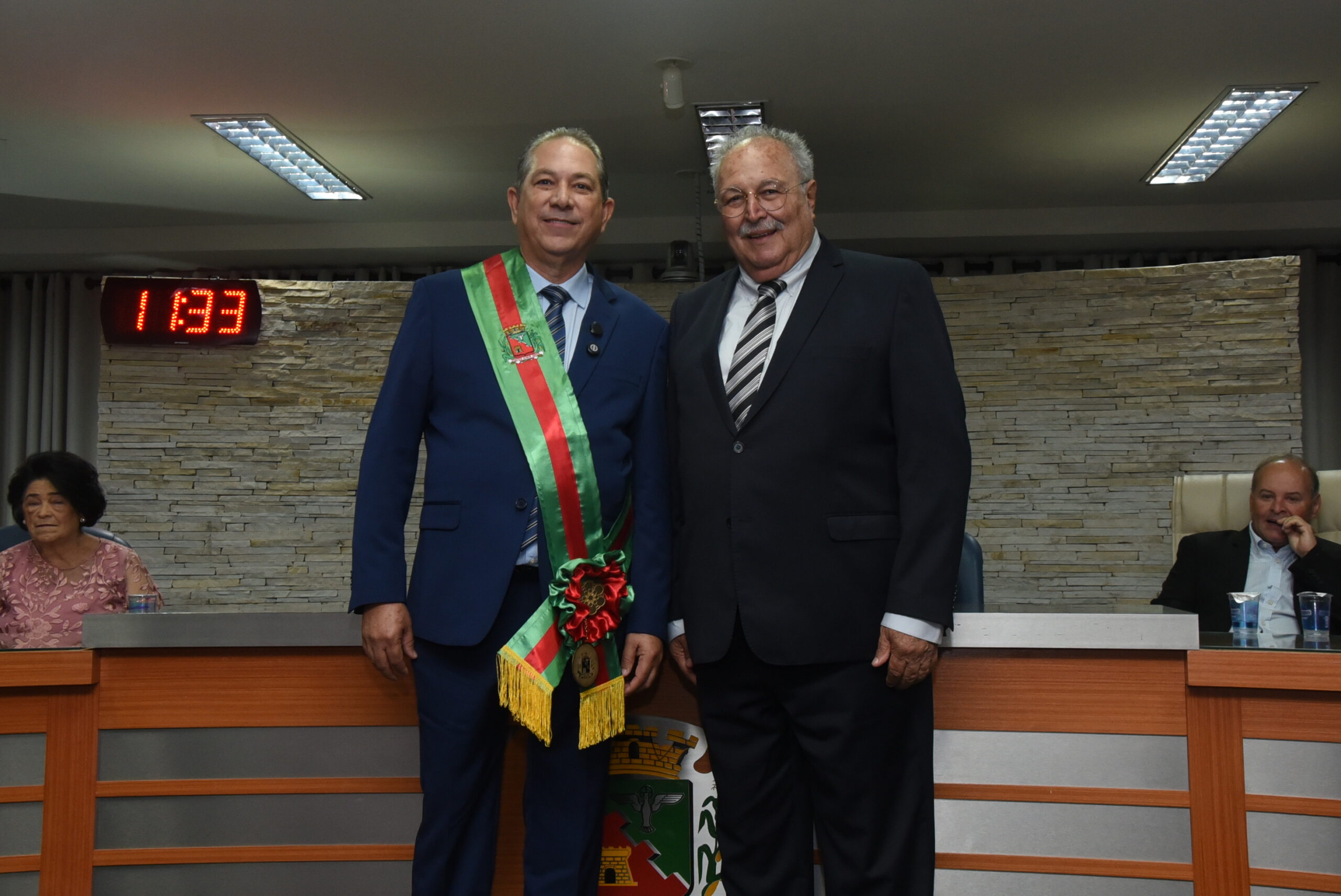 Odair Silva assume Prefeitura de Barretos com discurso emocionado