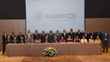 Durante a posse, foram apresentados todos os secretários que integrarão o governo, bem como os presidentes do Instituto de Previdência Municipal de Barretos (IPMB) e do Serviço Autônomo de Água e Esgoto de Barretos do (SAAEB).