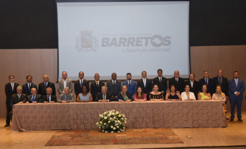 TIN_1567 Durante a posse, foram apresentados todos os secretários que integrarão o governo, bem como os presidentes do Instituto de Previdência Municipal de Barretos (IPMB) e do Serviço Autônomo de Água e Esgoto de Barretos do (SAAEB).