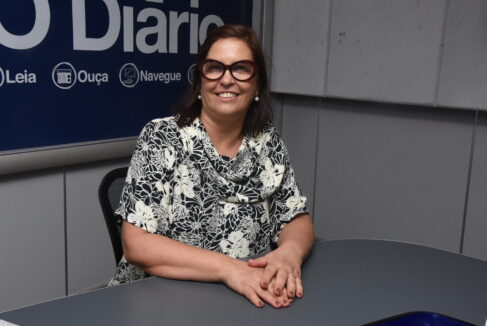 Secretária Mirka aceitou convite para entrevista ao vivo Secretária Mirka aceitou convite para entrevista ao vivo