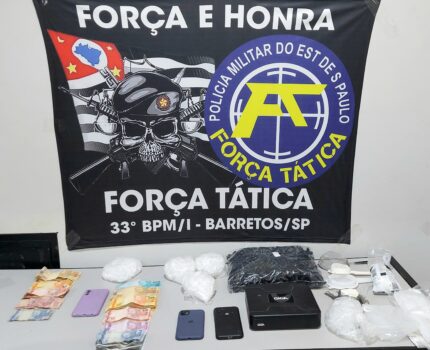 PM prende três mulheres por tráfico de entorpecente em Barretos (Foto: O Diário de Barretos) PM prende três mulheres por tráfico de entorpecente em Barretos (Foto: O Diário de Barretos)