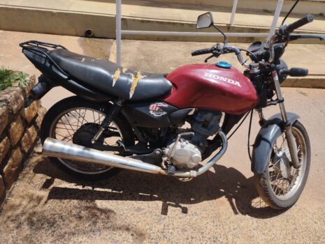 WhatsApp Image 2025-01-17 at 15.56.59 A Guarda Civil de Bebedouro recebeu a informação que uma motocicleta estaria abandonada em um canavial próximo à rodovia Armando Sales de Oliveira no sentido a cidade de Monte Azul Paulista.