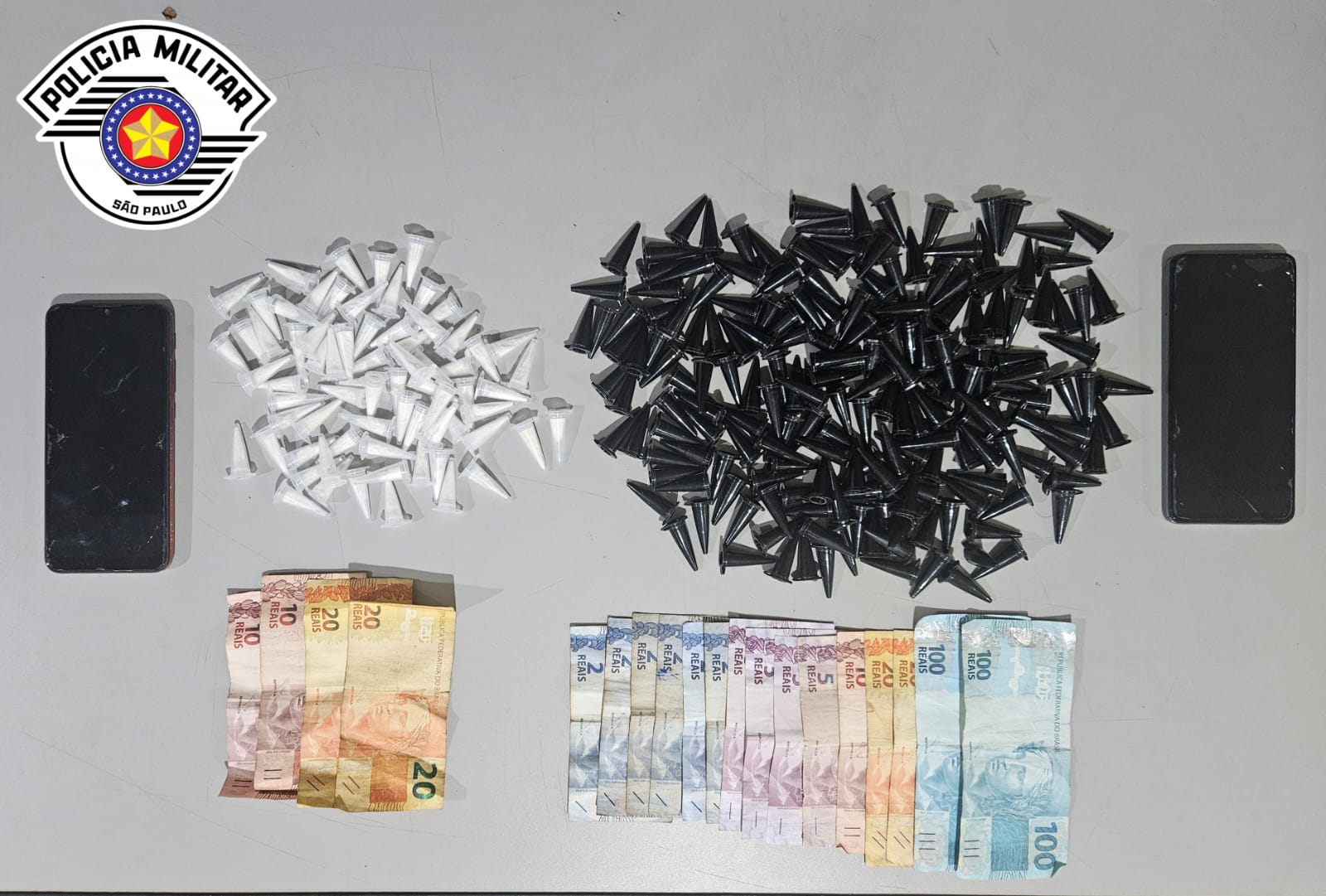 Dupla é presa com drogas no Nadir Kenan