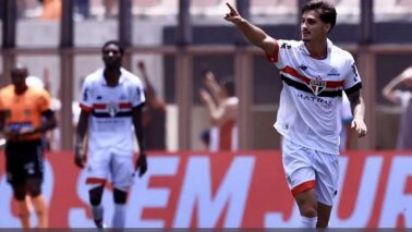 copinha O São Paulo sagrou-se campeão da Copinha Sicredi. Neste sábado, na Mercado Livre Arena Pacaembu, o time tricolor derrotou o Corinthians por 3 a 2 em uma virada espetacular, após estar perdendo por 2 a 0.