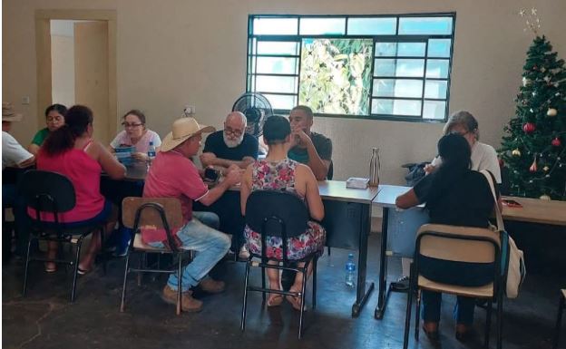 Famílias aguardam lista de contemplados em assentamento de Colômbia