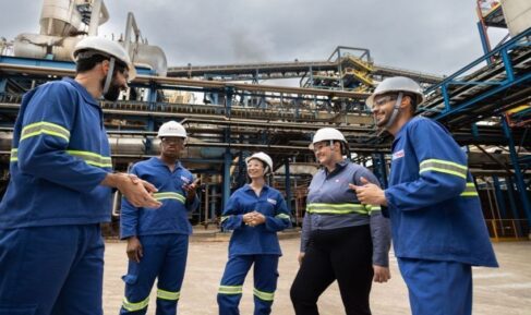 : Empresa com várias usinas oferece oportunidades de emprego para moradores da região : Empresa com várias usinas oferece oportunidades de emprego para moradores da região