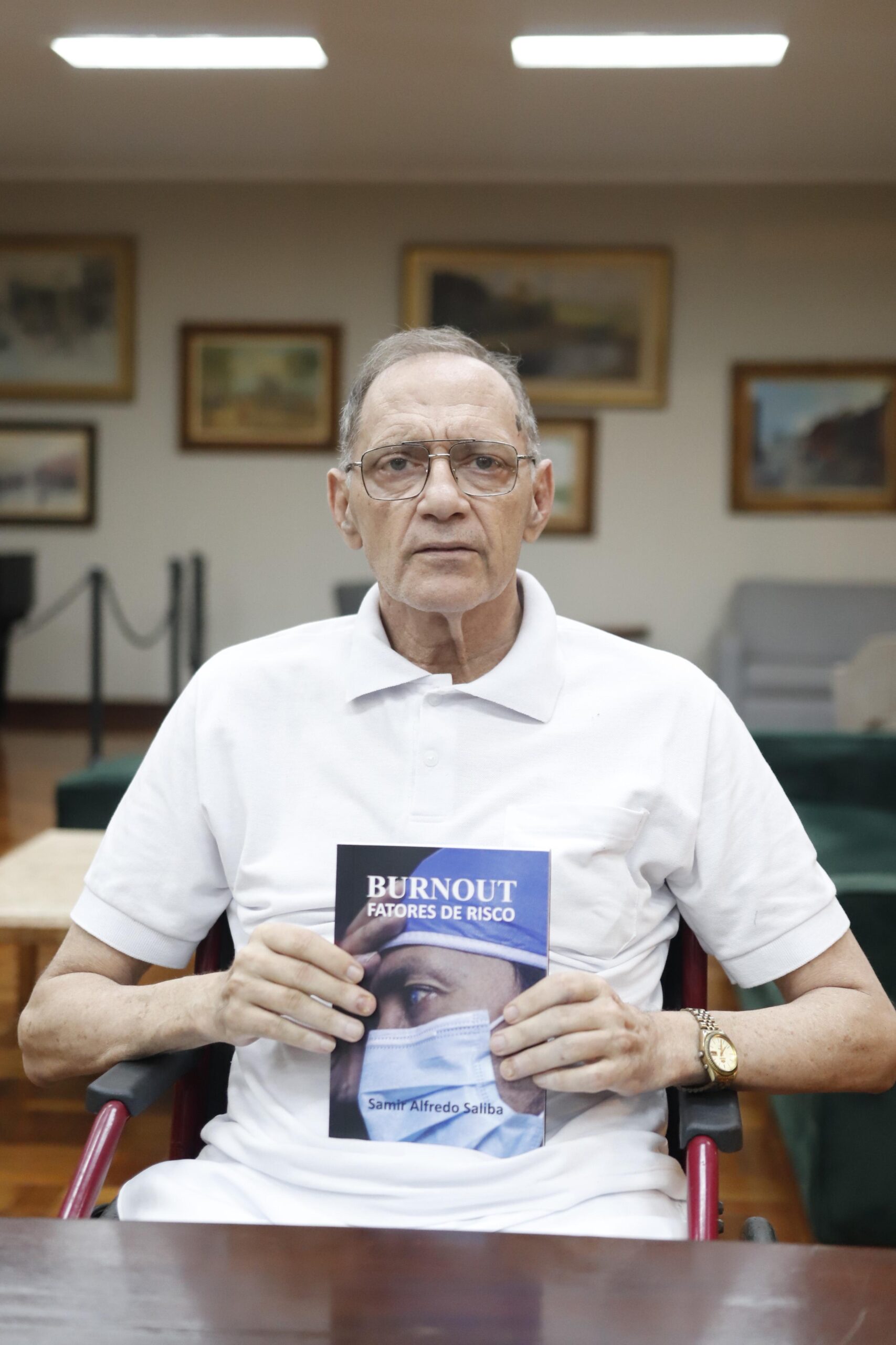 Médico barretense lança o livro “Burnout – Fatores de Risco”