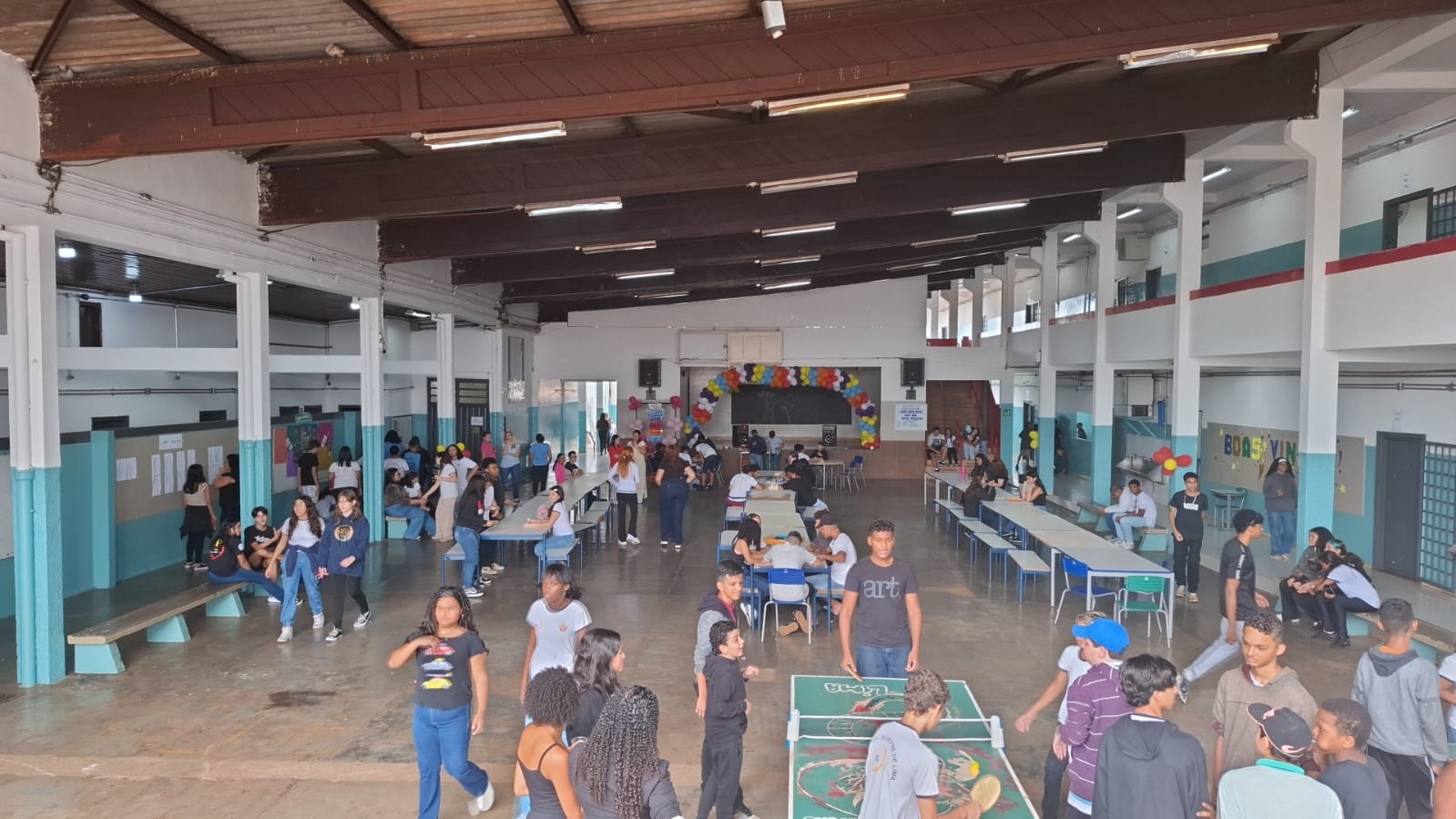 Escolas do Estado retornam às aulas e direção orienta pais sobre matrículas