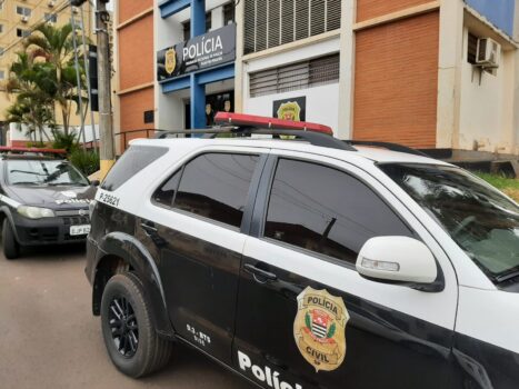 Plantão Seccional 1 (14) A Polícia Civil registrou um caso de furto na segunda (3) às 16h48, tendo como vítima uma aposentada de 55 anos, que constatou dois empréstimos em sua conta do INSS.