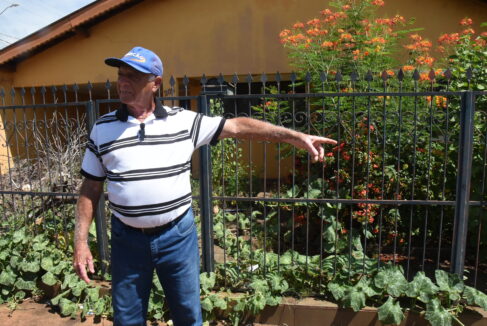 CASA ABANDONADA Situação de casa incomoda moradores