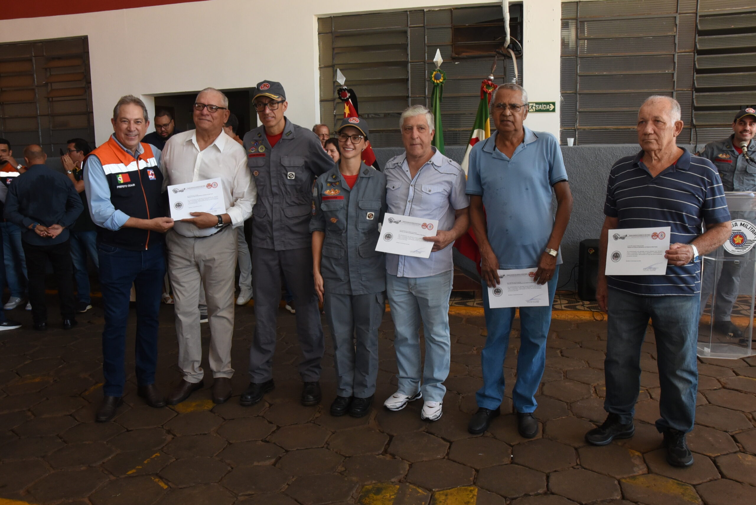 Bombeiros completam 50 anos com solenidade comemorativa