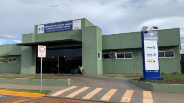 Vacina está disponível nas unidades de saúde do município Vacina está disponível nas unidades de saúde do município