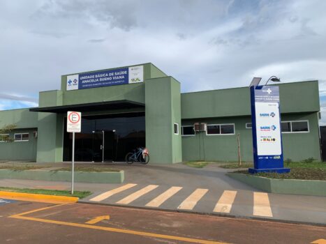 Vacina está disponível nas unidades de saúde do município Vacina está disponível nas unidades de saúde do município