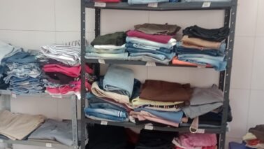 A diretora da Casa Assistencial Espírita Nosso Lar, Cássia Bampa, informou que está agendado para esta quinta-feira (3), o Bazar da Pechincha