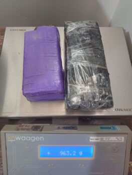 Tijolos de maconha são encontrados em usina de materiais recicláveis (Foto: O Diário de Barretos)