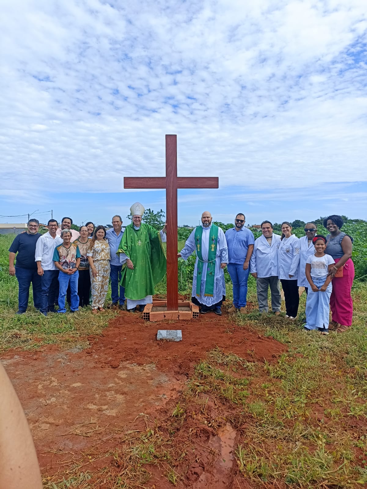 Missa marca lançamento de pedra  fundamental de futura Igreja 