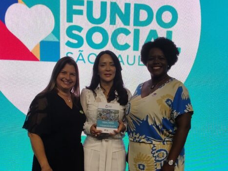 A primeira-dama da Estância Turística de Barretos, Roselaine Silva, participou na quarta-feira, 12 de fevereiro, do Encontro de Novas Primeiras-damas e Presidentes dos Fundos Municipais promovido pela primeira-dama do Estado de São Paulo