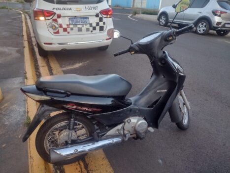 PM encontra suspeitos e recupera motoneta furtada (Foto: O Diário de Barretos)