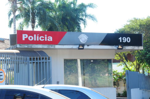 A Polícia Militar capturou três procurados da justiça nas últimas horas. O primeiro procurado foi preso no Jardim Arizona. A prisão foi efetuada pelo sargento Leliano e cabo Martins