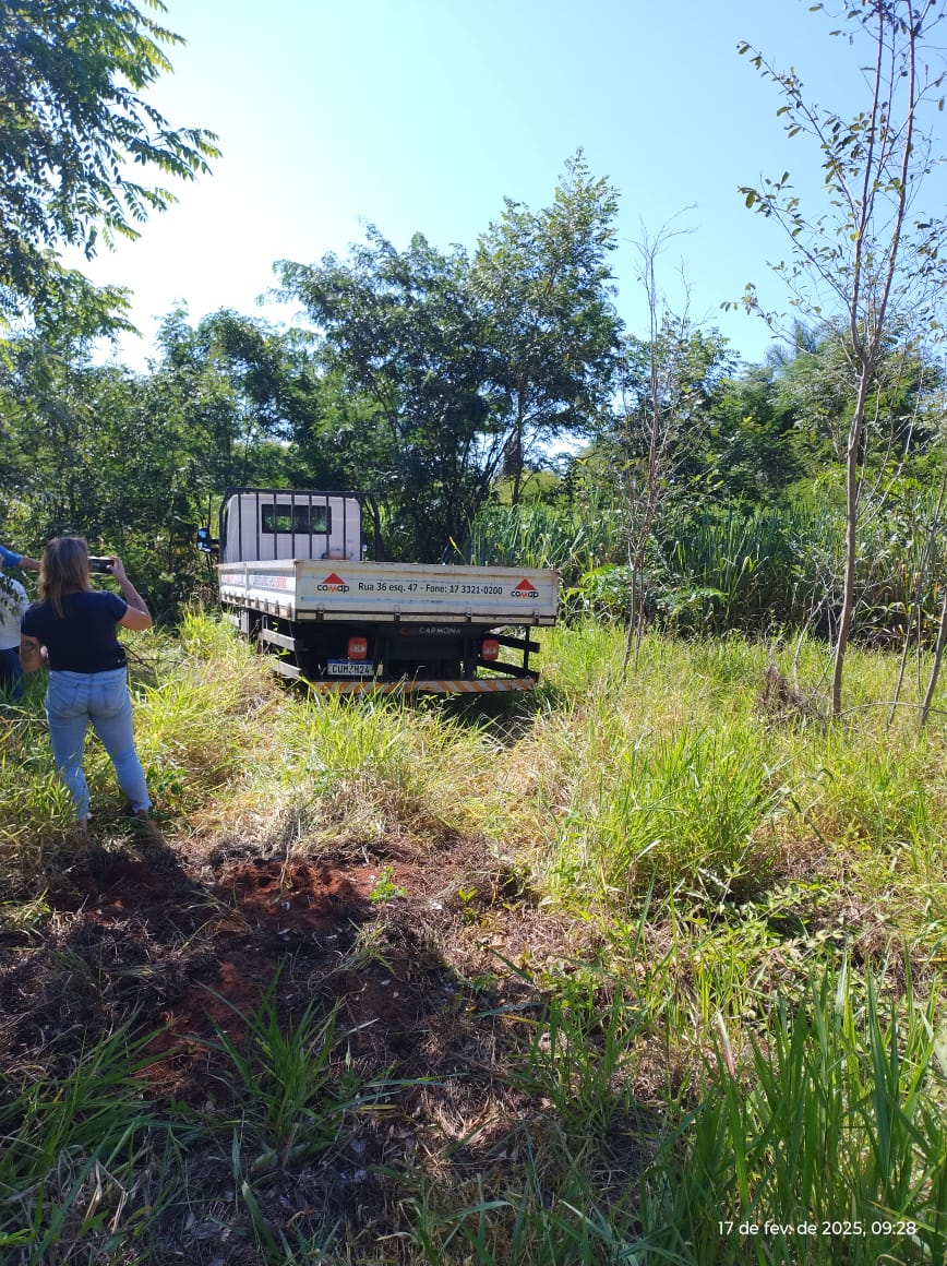 Polícia recupera caminhão furtado de empresa de materiais de construção
