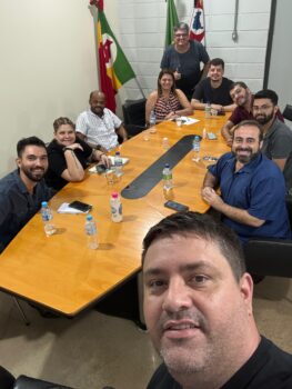 Diego Rodrigues registrou encontro de alinhamento da equipe de Comunicação liderada pela secretária municipal Adelaide Lavanini Equipe de Comunicação