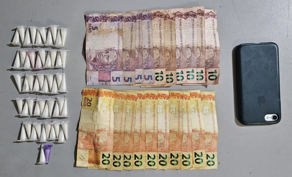 Polícia Militar aborda adolescente e apreende droga no Barretos II