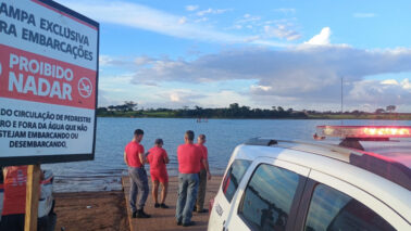 Corpo de autônomo é resgatado em represa do Rio Grande (Foto: O Diário de Barretos) Corpo de autônomo é resgatado em represa do Rio Grande (Foto: O Diário de Barretos)