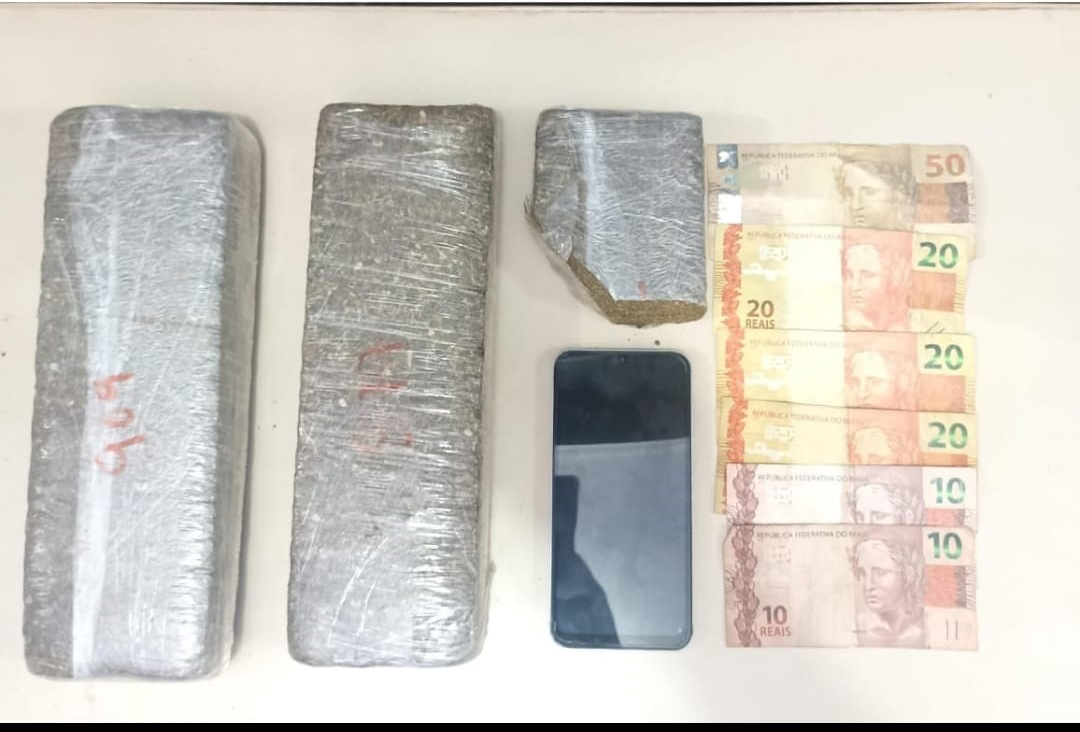 Homem apontado como “patrão do tráfico” é preso com quase 2kg de maconha