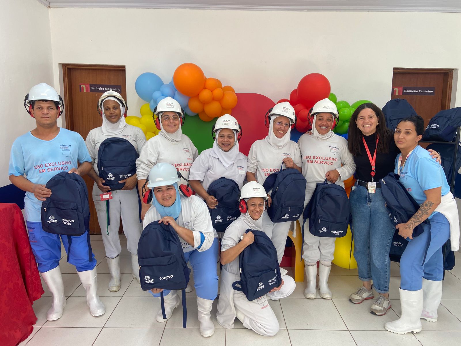 Minerva Foods distribui mais de 12 mil kits escolares