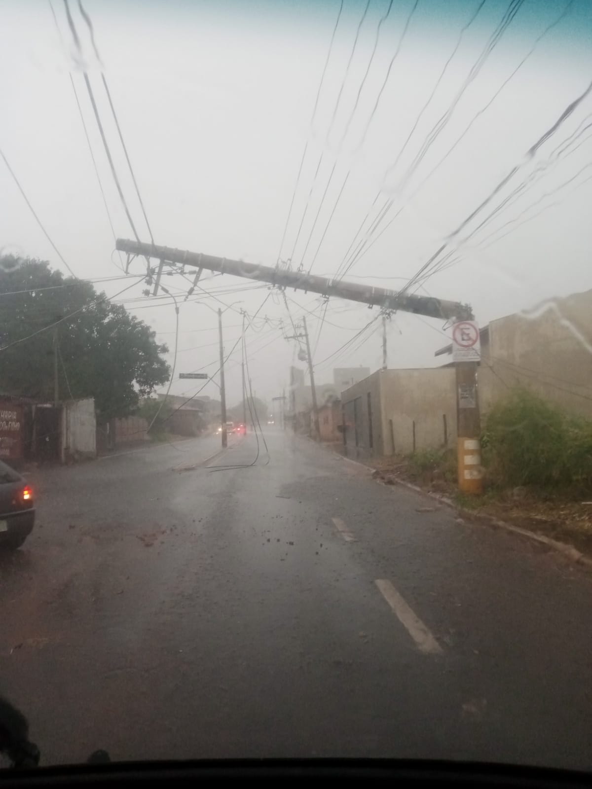 Bombeiros confirmam atendimento de ocorrências em temporal