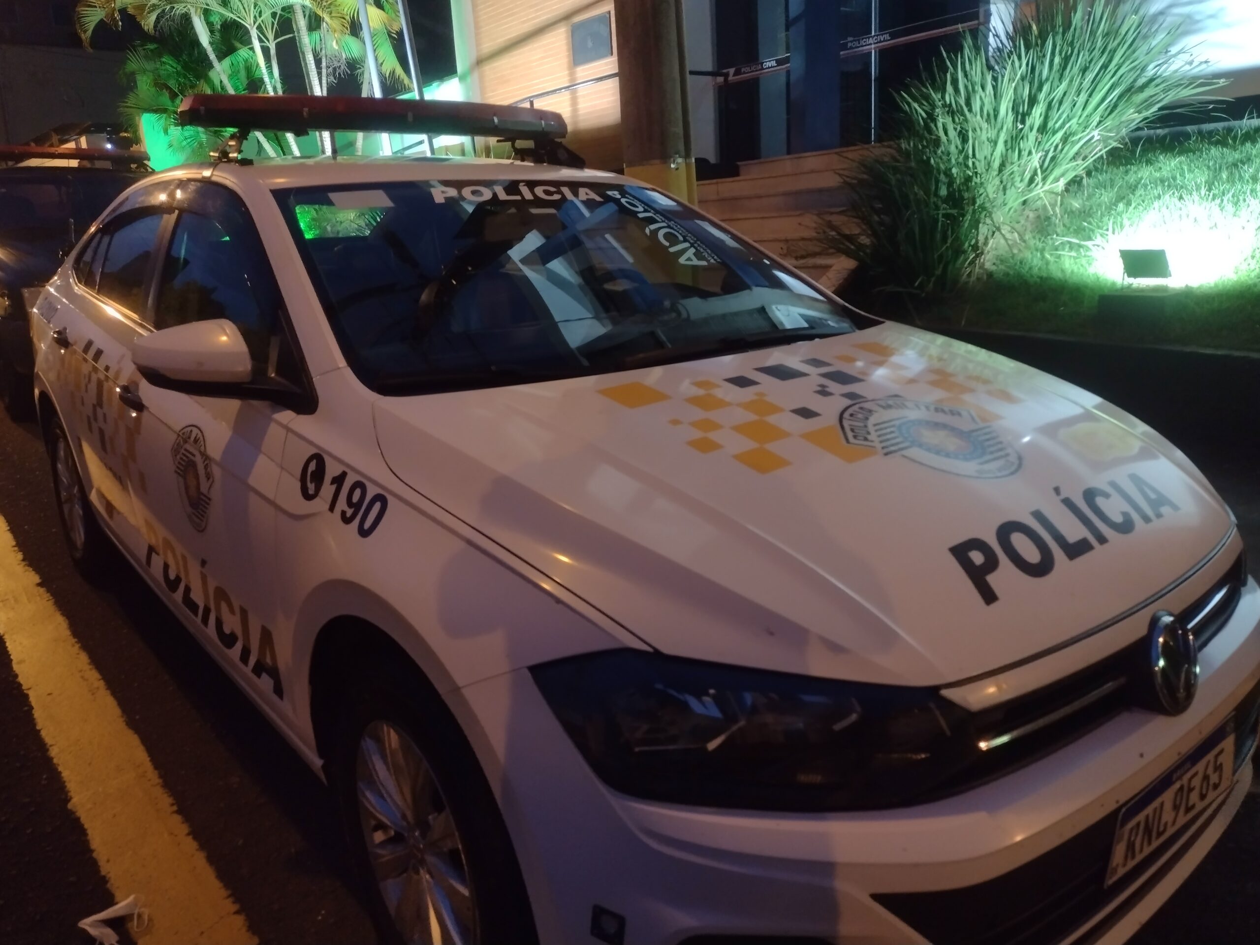 Pedreiro é preso após furtar pertences de vítima de acidente