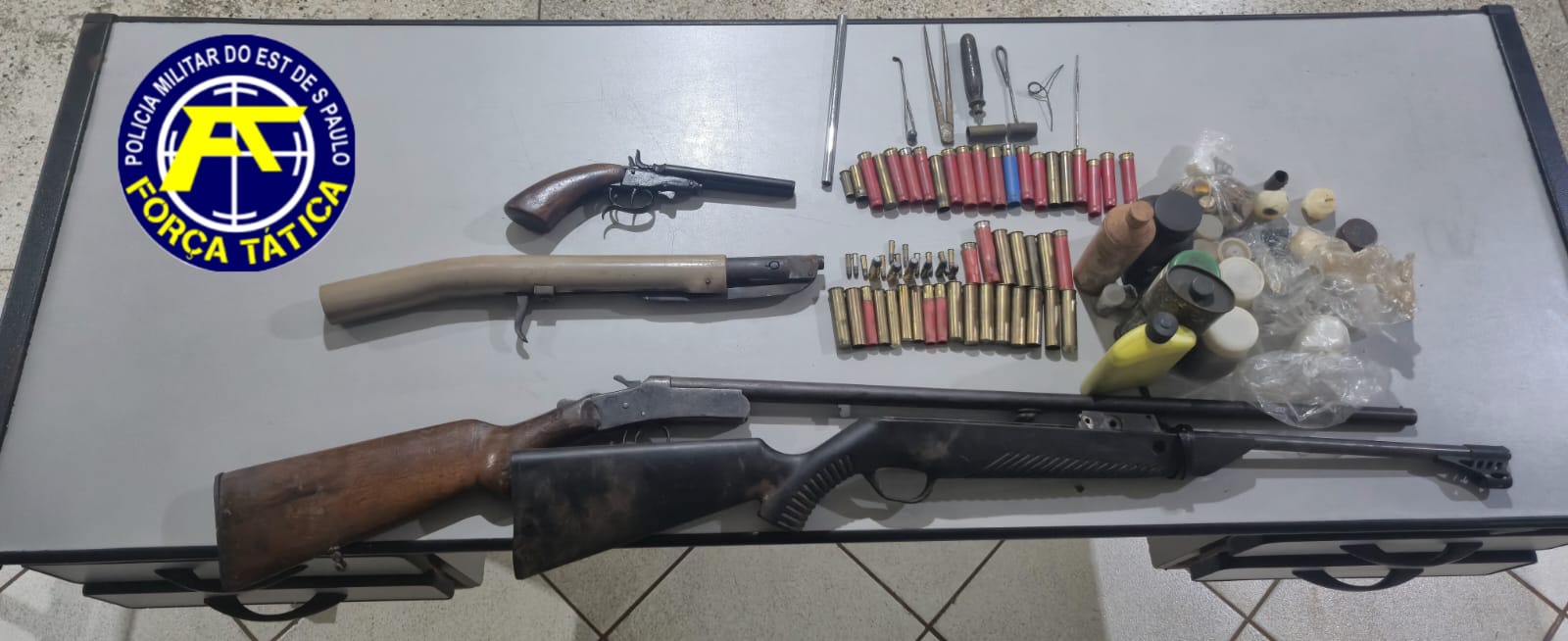 Polícia Militar encontra armas e munições em residência no bairro Vida Nova  