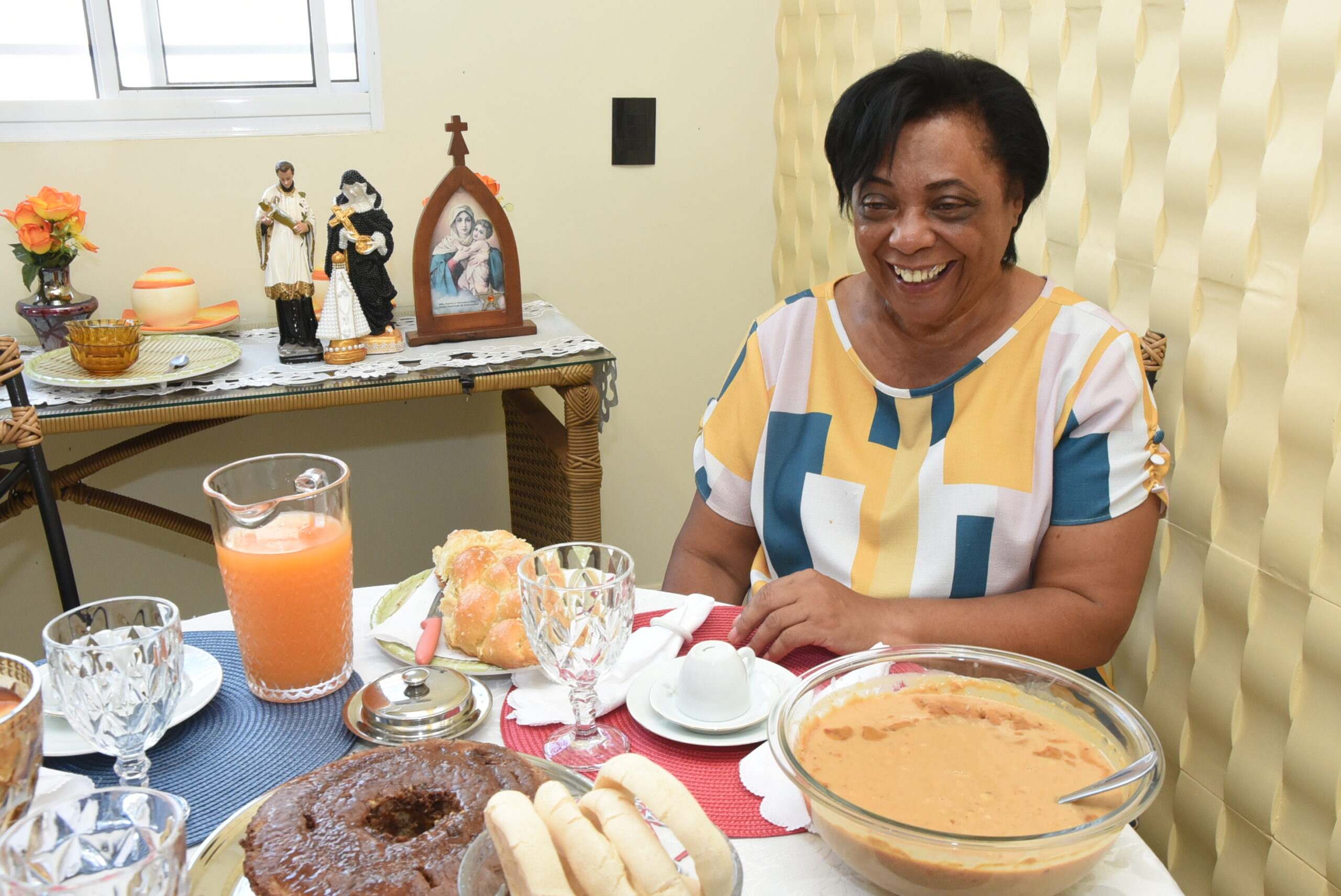 A história da barretense que alimenta corpo e alma nos eventos comunitários