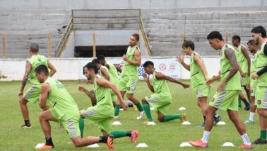 WhatsApp Image 2025-03-03 at 16.24.36 O Barretos Esporte Clube retornou aos treinamentos nesta segunda-feira (3) aproveitando a semana cheia para realizar atividades com o comando da comissão técnica comandada pelo treinador Vilson Tadei