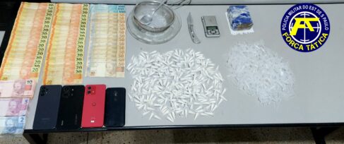 PM prende casal por tráfico no conjunto Newton Sopa em Barretos (Foto: O Diário de Barretos) PM prende casal por tráfico no conjunto Newton Sopa em Barretos (Foto: O Diário de Barretos)