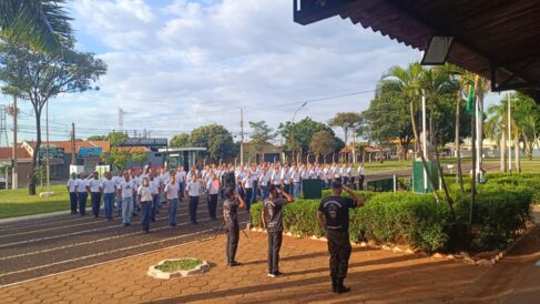 O comando do Tiro de Guerra de Barretos 02.005, agora denominado de “Lanceiros de Barretos”, onde os atiradores usarão lanças para receber as autoridades na guarda e na solenidade militar, agendou para o dia 21, às 7h