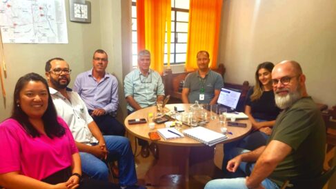 O secretário de Agricultura de Barretos, engenheiro agrônomo Marcelo Jamal acompanhado de sua equipe técnica, recebeu na Fazenda Municipal os representantes da Fundação Coopercitrus Credicitrus