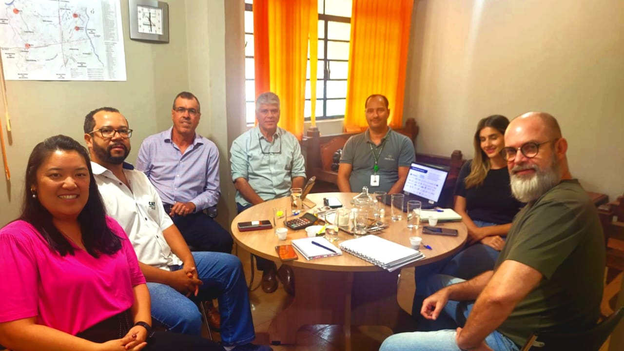 Secretário recebe representantes da Fundação Coopercitrus