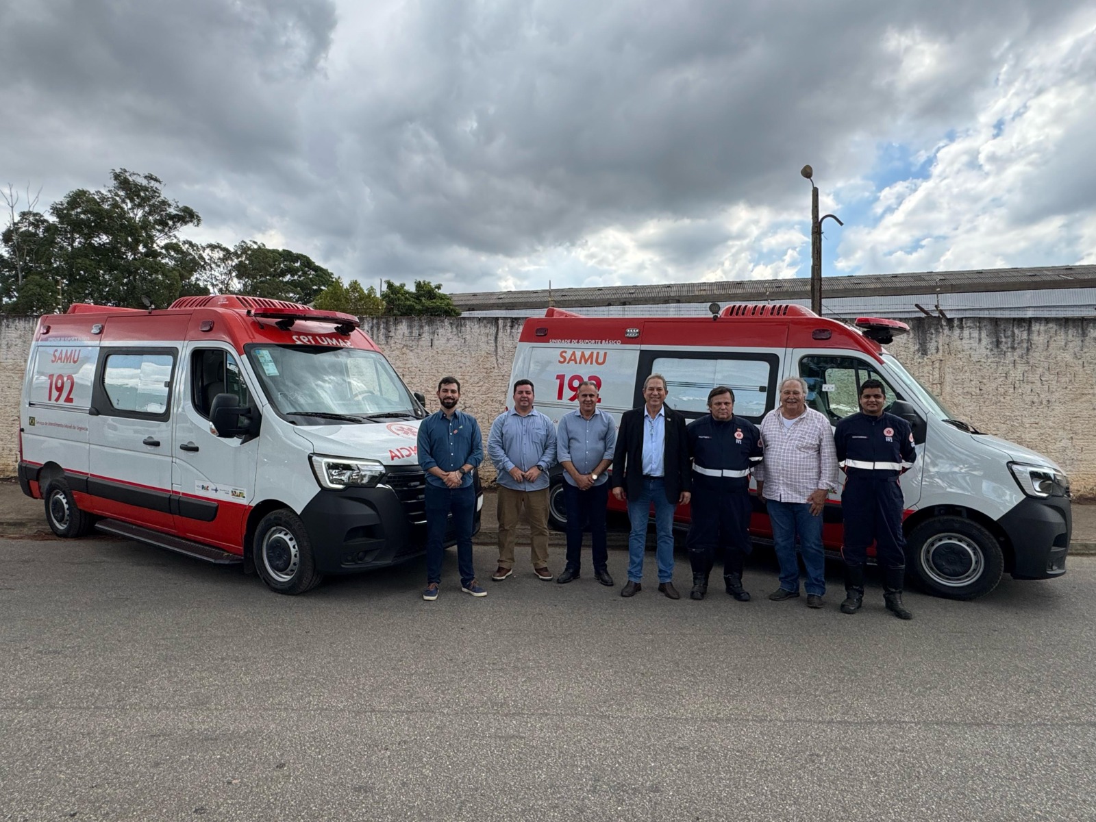 Prefeito e vice recebem duas viaturas do  SAMU em Sorocaba