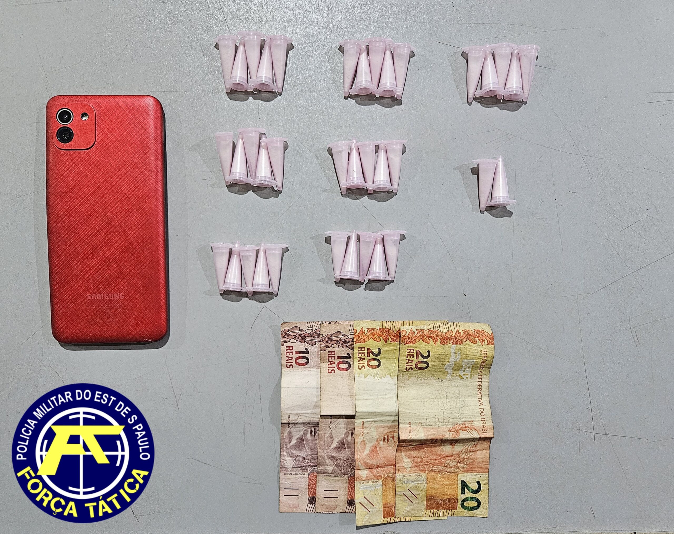 Polícia Militar surpreende adolescente na prática de tráfico  