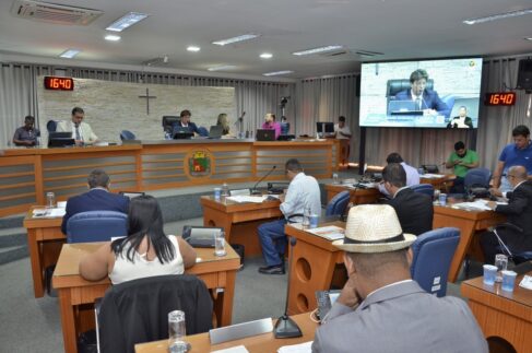 Vereadores durante sessão ordinária que aprovou o segundo cargo de assessor para cada um deles (Foto: Comunicação Câmara) Vereadores durante sessão ordinária que aprovou o segundo cargo de assessor para cada um deles (Foto: Comunicação Câmara)