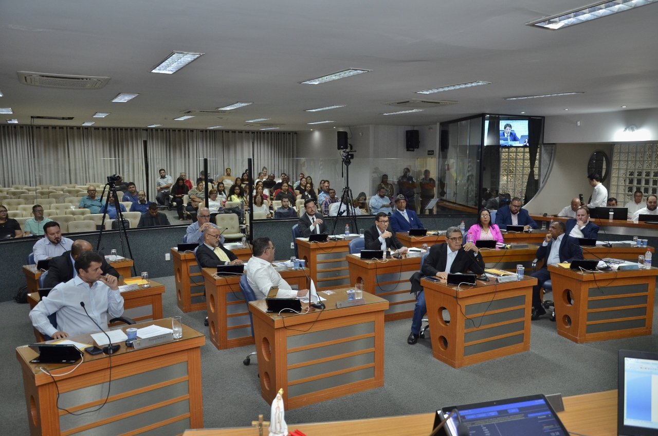 Câmara derruba vetos do Executivo sobre projetos referentes a IPTU e tarifas
