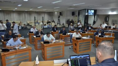 A Câmara Municipal de Barretos realizou sessão ordinária na noite de segunda-feira (9), e um dos projetos que foi rejeitado em 1ª e 2ª discussões, foi o Projeto de Lei nº 140/2025