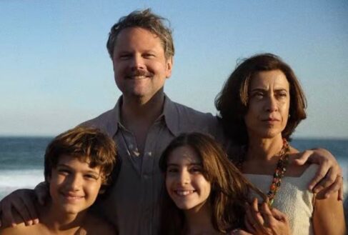 filme O cinema brasileiro fez história na noite de hoje (3) na 97ª edição do Oscar, em Los Angeles, nos Estados Unidos. Ainda Estou Aqui, de Walter Salles, foi o grande vencedor na categoria de melhor filme internacional. Uma conquista inédita para o cinema brasileiro.