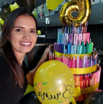 Empresária dinâmica Bruna, da Asteque Papelaria, celebrou no dia 6 de março mais um aniversário recebendo todo o amor da sua família, amigos, colaboradores e clientes! Um novo ciclo cheio de realizações, saúde e sucesso!