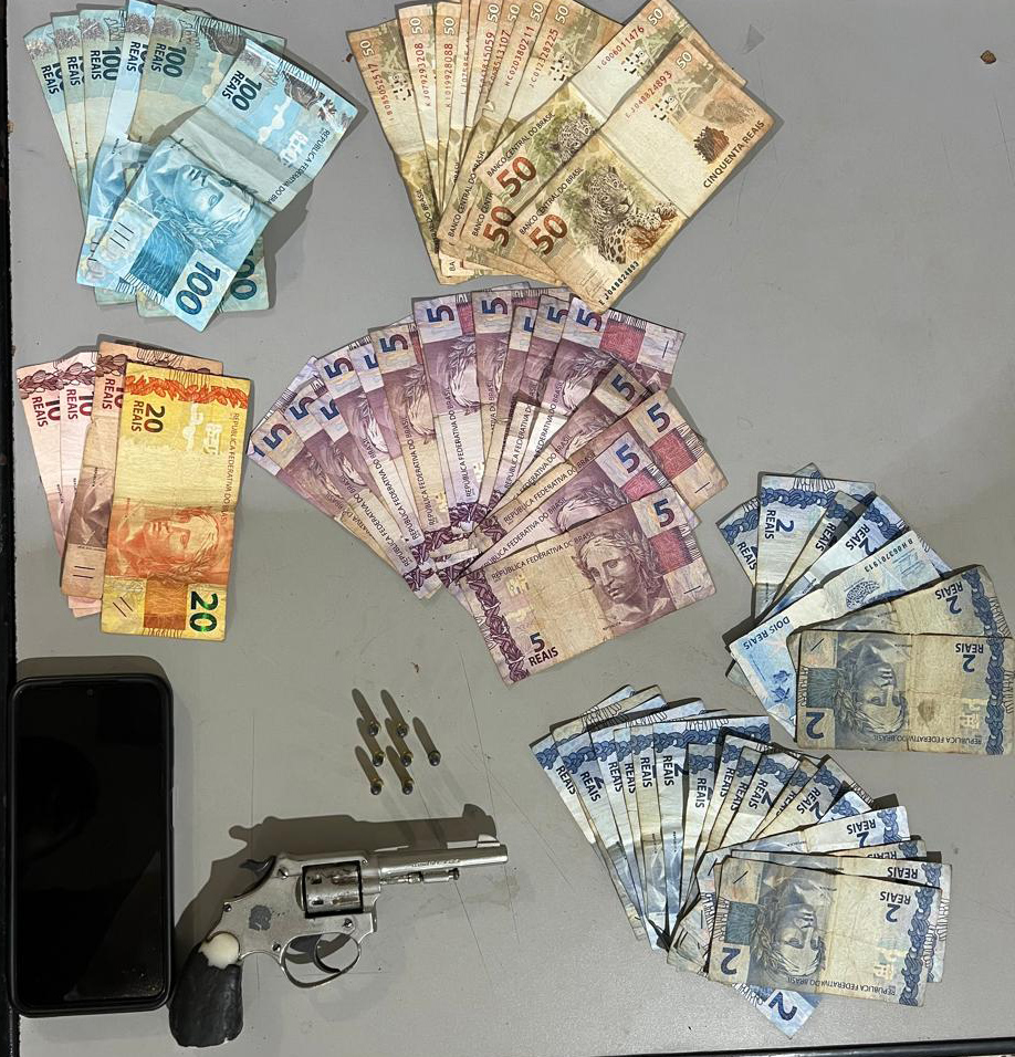 Polícia Militar apreende arma e munições em Colômbia