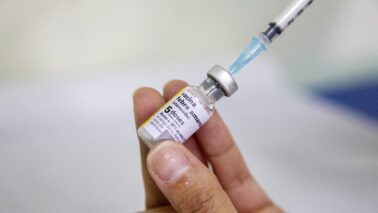 Vacina está disponível na rede pública de saúde