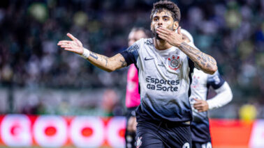 Corinthians vence primeiro jogo da final do Paulistão