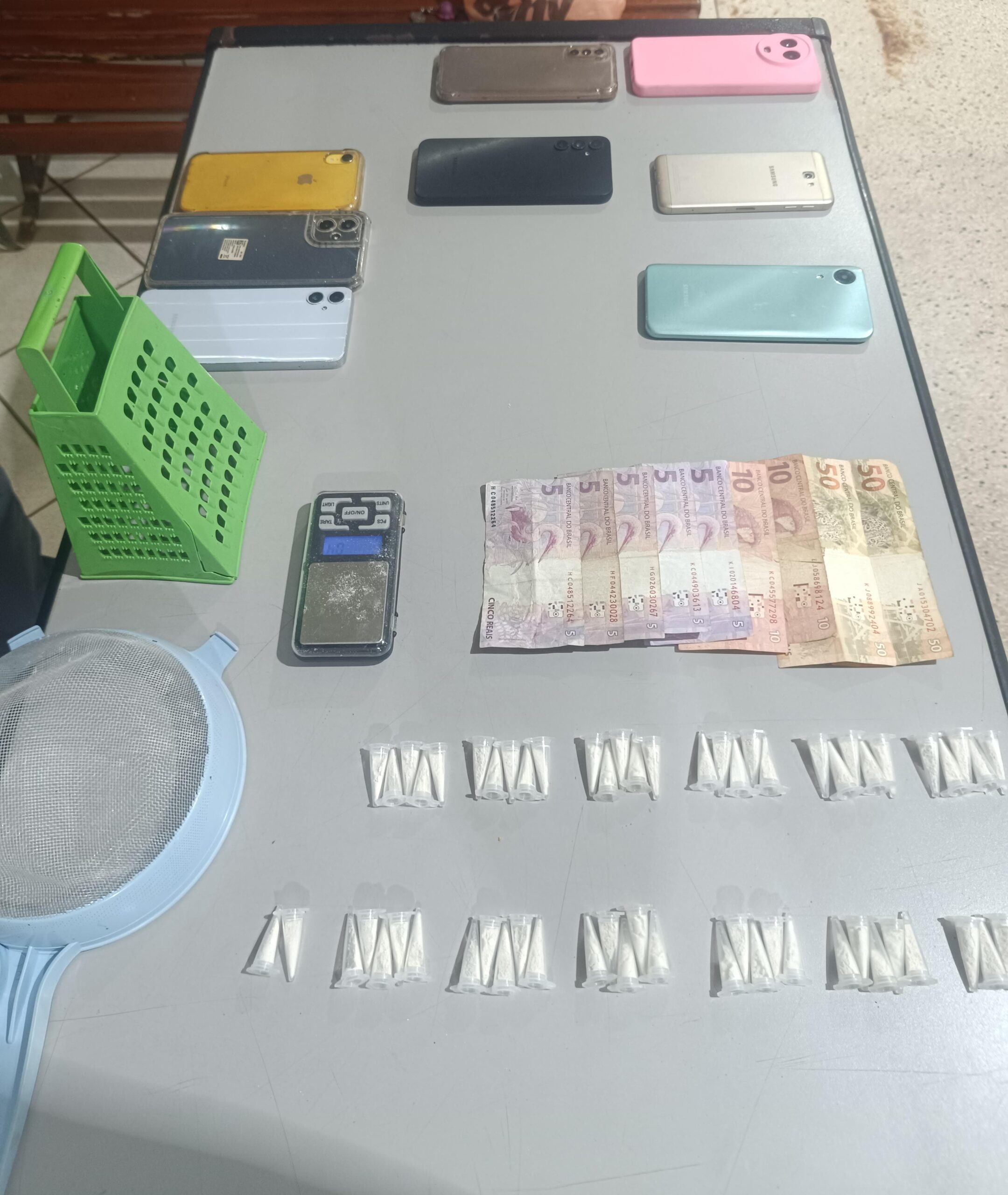 PM detém seis durante ação de combate ao tráfico no Conjunto Newton Sopa