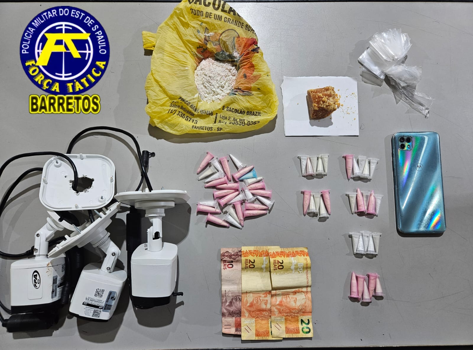 Polícia Militar detém autor e apreende drogas e câmeras de monitoramento